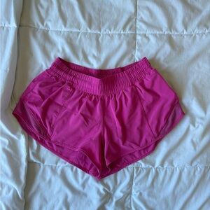 Lululemon hotty hot shorts LR 2.5”